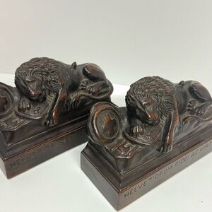Vintage Mahogany Lion of Lucerne Set of Bookends "Helvetiorum Fidei Ac Virtuti"